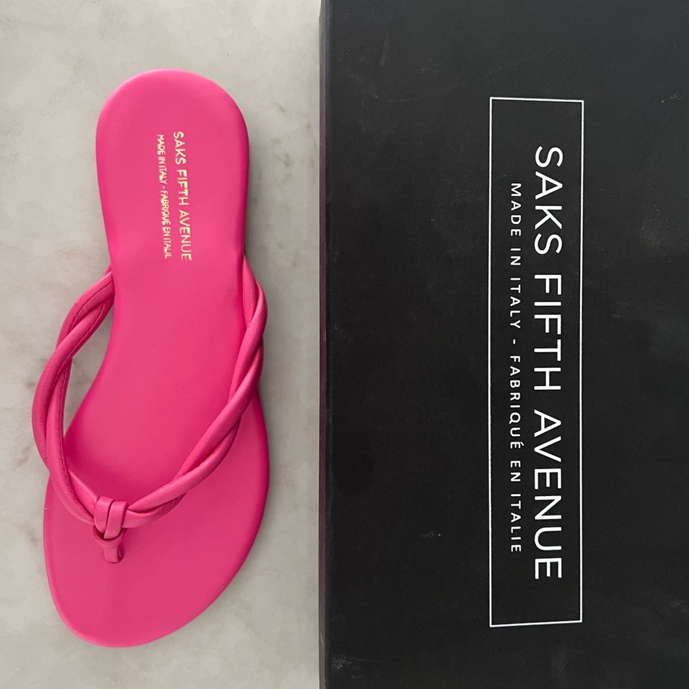 NIB size 6 leather thong sandals. Saks Fifth Avenue brand.